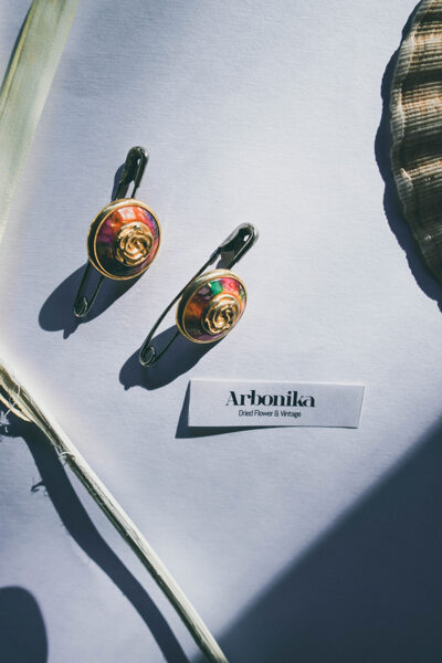• Aja - vintage 80' double pin •